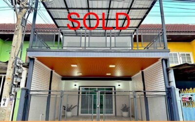 รีโนเวทใหม่ขายทาวน์เฮ้าส์ 17 ตร.ว หมู่บ้านหงส์ประยูร ถ.บางกรวย-ไทรน้อย  พร้อมอยู่ ใกล้สถานีรถไฟฟ้า