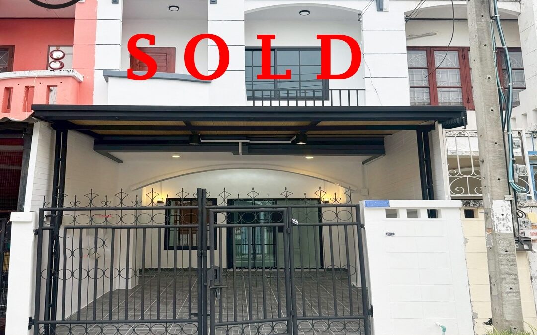 ขายทาวน์เฮ้าส์ 17 ตร.ว หมู่บ้านพิชาดา ถ.บ้านกล้วย-ไทรน้อย รีโนเวทใหม่ จัดกู้ฟรี